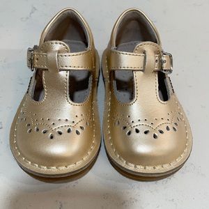 Kids Size 6 L’Amour shoes